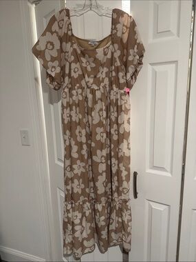 Polagram Beige and Cream Floral Top